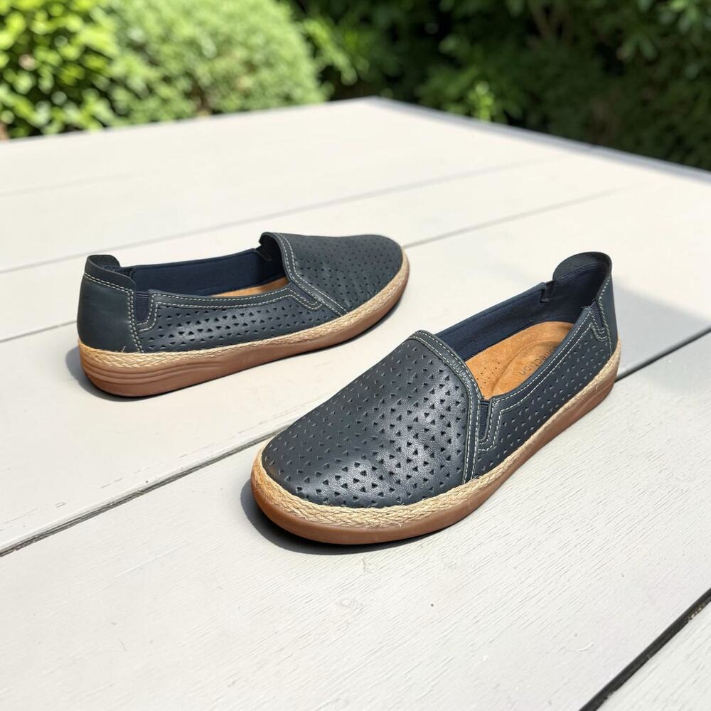 Clarks Collection Women's 8M Navy Blue Elaina Ruby Laser Cut Leather Flats Shoes